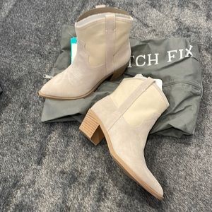 Dolce Vita - Sama Suede Boot - Off-White - New with tags